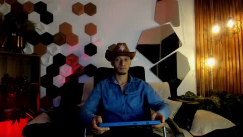 gabrieldraven online show from October 13, 8:04 pm