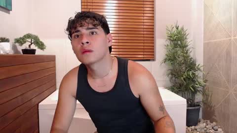 Snapshot of gabriell_ramirez_ chatting on January 25, 4:02 am gabriell_ramirez_ online show from January 25, 4:02 am