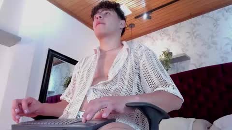 Snapshot of gabriell_ramirez_ chatting on February 9, 3:43 am gabriell_ramirez_ online show from February 9, 3:43 am