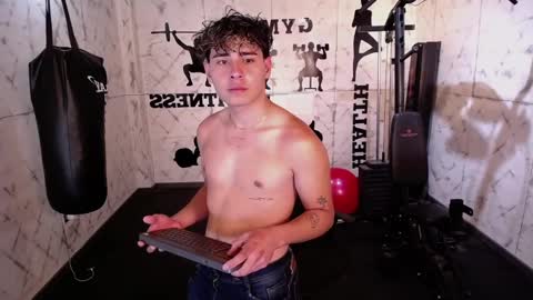 Snapshot of gabriell_ramirez_ chatting on January 23, 7:11 am gabriell_ramirez_ online show from January 23, 7:11 am