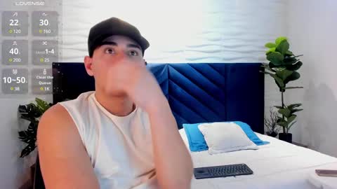 Snapshot of gabriell_ramirez_ chatting on February 18, 3:31 am gabriell_ramirez_ online show from February 18, 3:31 am