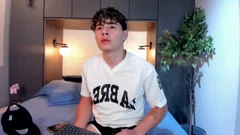 Snapshot of gabriell_ramirez_ chatting on January 26, 3:48 am gabriell_ramirez_ online show from January 26, 3:48 am