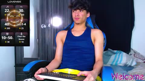 gael_jones online show from December 22, 5:15 am