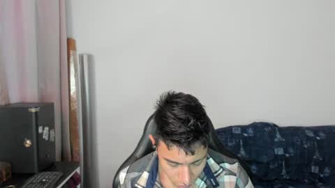 Snapshot of game__over420 chatting on December 18, 10:57 pm game__over420 online show from December 18, 10:57 pm