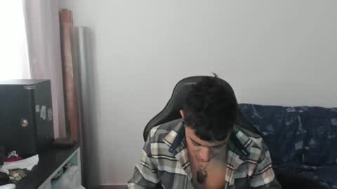 Snapshot of game__over420 chatting on December 15, 10:04 pm game__over420 online show from December 15, 10:04 pm