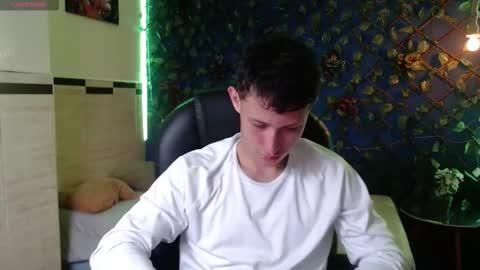 garuo_18 online show from November 26, 3:42 am