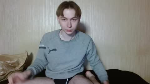 gary_snail33257 online show from December 15, 7:00 pm