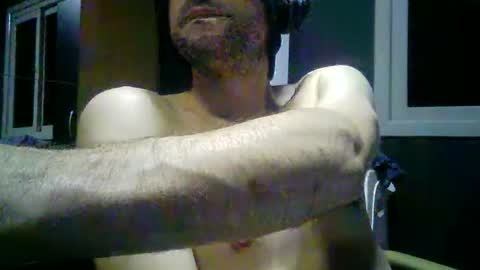 gauchors21 online show from October 18, 3:11 am