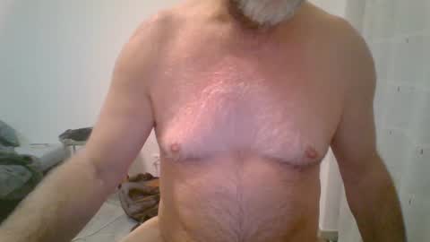 Snapshot of gaulis72 chatting on January 25, 7:28 pm gaulis72 online show from January 25, 7:28 pm