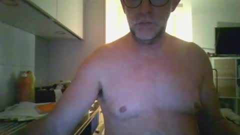 Snapshot of gaulis72 chatting on January 2, 9:50 pm gaulis72 online show from January 2, 9:50 pm