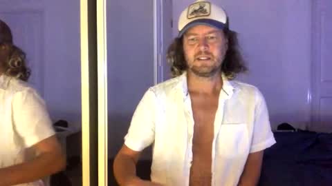 gcsurfer81 online show from March 16, 8:29 am