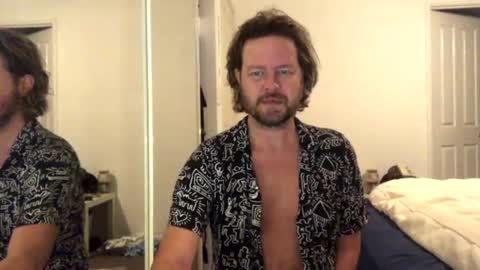 gcsurfer81 online show from June 12, 9:07 am
