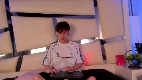 genesis_js online show from November 21, 4:55 am