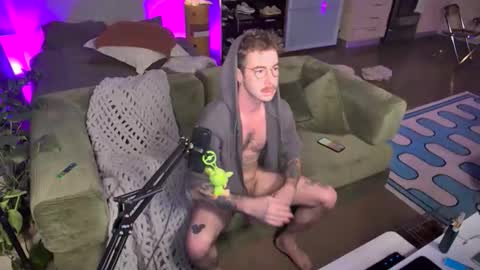 getoffwithtrent online show from December 14, 1:34 am