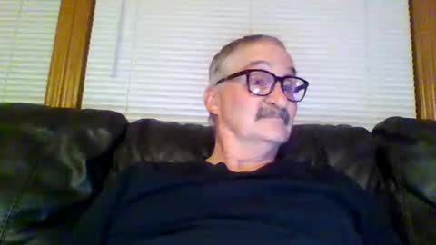 Snapshot of ghost2534 chatting on December 7, 5:59 am ghost2534 online show from December 7, 5:59 am