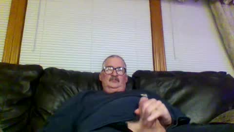 Snapshot of ghost2534 chatting on January 16, 12:45 am ghost2534 online show from January 16, 12:45 am