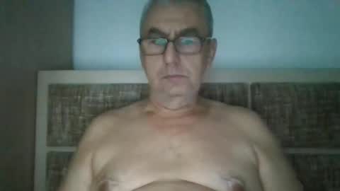 Snapshot of gigi1970 chatting on October 2, 7:23 am gigi1970 online show from October 2, 7:23 am