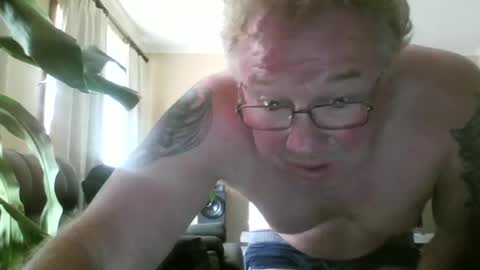 Snapshot of gimmmieoooo chatting on January 9, 7:21 am gimmmieoooo online show from January 9, 7:21 am