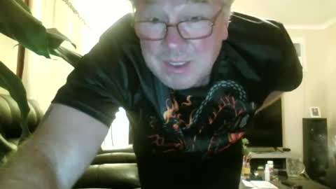 Snapshot of gimmmieoooo chatting on January 3, 11:35 am gimmmieoooo online show from January 3, 11:35 am