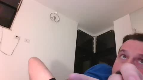 Snapshot of gio_021 chatting on December 6, 5:55 pm gio_021 online show from December 6, 5:55 pm