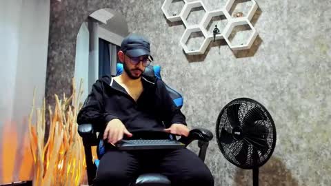 Gio online show from September 29, 8:59 pm