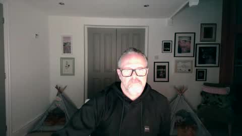 girlsandbikes online show from January 19, 12:13 am