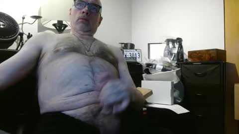 glaikind925958 online show from May 10, 3:19 am