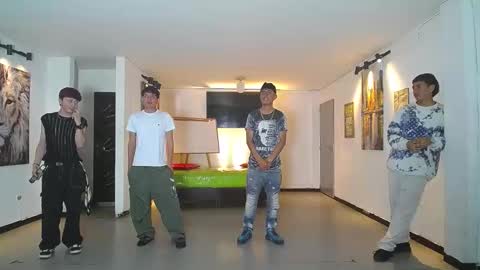 THOMAS AND DAMIAND online show from December 5, 6:48 pm