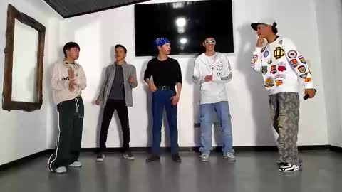 THOMAS AND DAMIAND online show from October 18, 6:13 pm