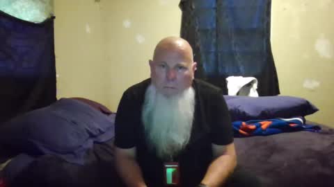 Snapshot of gnomebeard chatting on September 16, 12:50 pm Gnomebeard online show from September 16, 12:50 pm