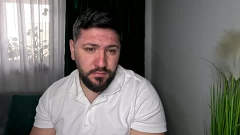 gold_alpha_boy online show from April 17, 7:33 am