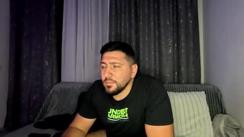 gold_alpha_boy online show from October 18, 8:47 pm