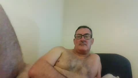 Snapshot of goldenone59 chatting on September 27, 1:31 pm goldenone59 online show from September 27, 1:31 pm