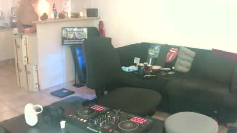 goldyguy011 online show from June 23, 3:33 am