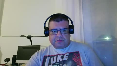 gomezgonz5 online show from October 1, 6:56 pm