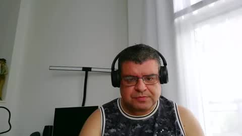 gomezgonz5 online show from September 21, 12:49 pm