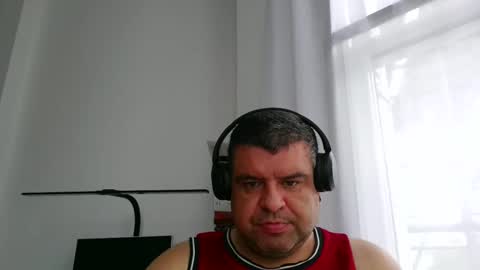 gomezgonz5 online show from September 18, 11:45 am