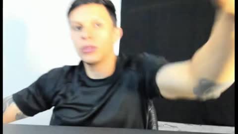 Snapshot of goodboy69i chatting on January 25, 7:39 pm goodboy69i online show from January 25, 7:39 pm