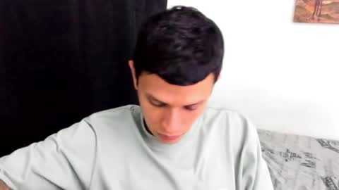 Snapshot of goodboy69i chatting on March 12, 12:20 am goodboy69i online show from March 12, 12:20 am