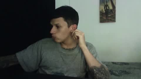 Snapshot of goodboy69i chatting on March 6, 9:42 pm goodboy69i online show from March 6, 9:42 pm