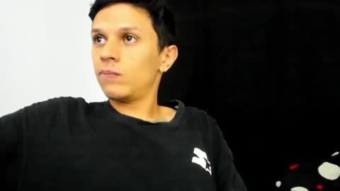 Snapshot of goodboy69i chatting on February 8, 9:25 pm goodboy69i online show from February 8, 9:25 pm
