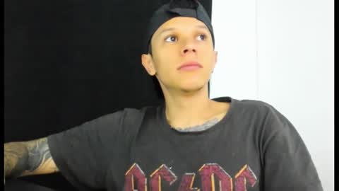 Snapshot of goodboy69i chatting on March 2, 11:52 am goodboy69i online show from March 2, 11:52 am