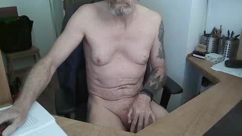Snapshot of gothikpaul2906 chatting on December 29, 10:23 am paul2906uk online show from December 29, 10:23 am