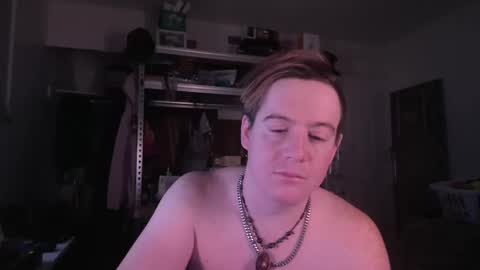 Snapshot of grabmybutt420 chatting on March 1, 9:08 am grabmybutt420 online show from March 1, 9:08 am