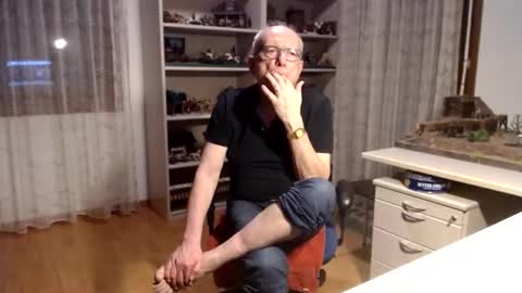 Snapshot of grandpach chatting on February 22, 6:50 am grandpach online show from February 22, 6:50 am