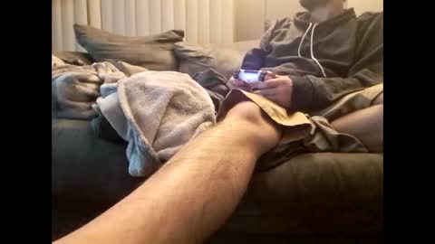 Snapshot of gratiotony chatting on January 5, 4:36 am Get US to 1000 you wont be disapointed online show from January 5, 4:36 am