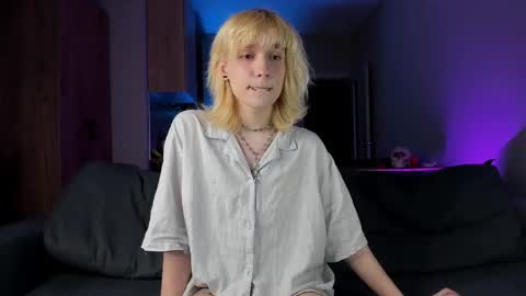 Greg-independent model online show from March 8, 4:09 am