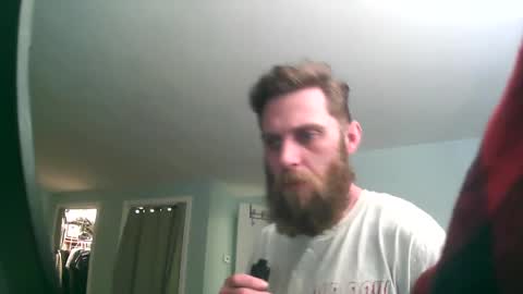Snapshot of grizzley84 chatting on December 31, 3:01 am grizzly84 online show from December 31, 3:01 am