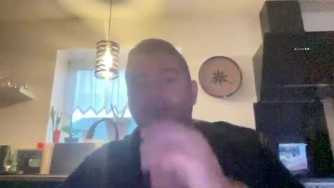 guil0 online show from October 9, 10:20 am