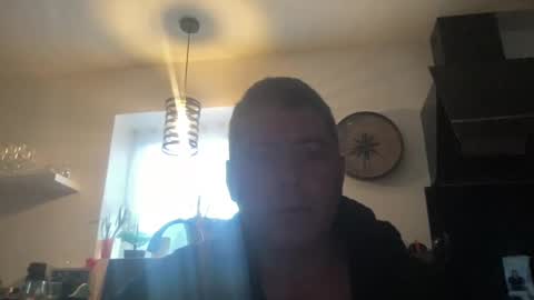 guil0 online show from October 18, 10:31 am